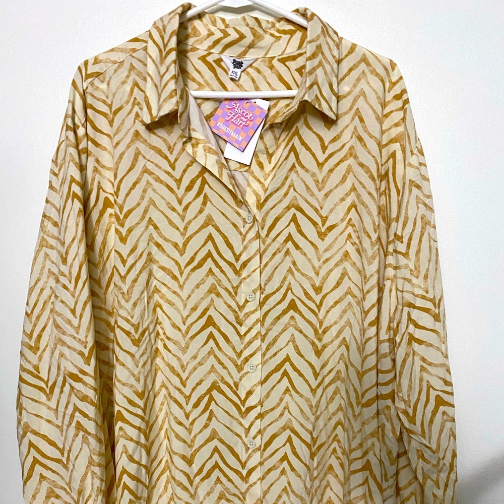 Ascot & Hart Women’s Blouse